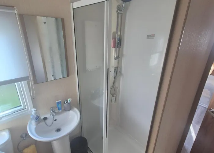 Cayton Bay Gosling 2 *